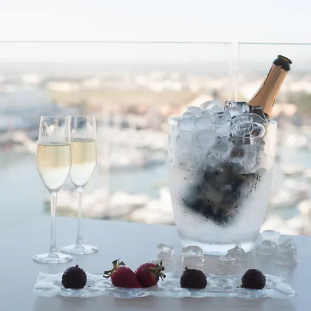 Hotel Tivoli Marina 5*